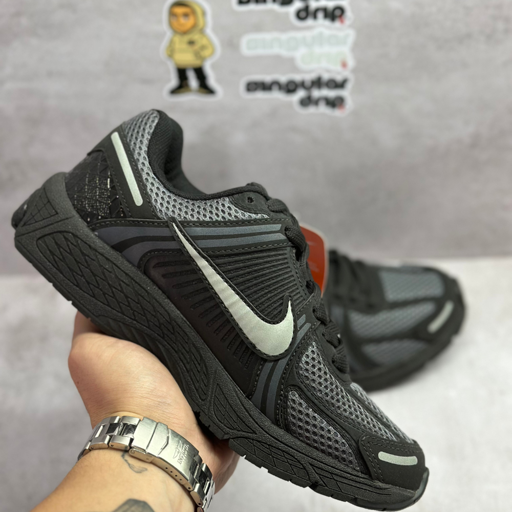 NIKE VOOMERO 5 NEGRAS