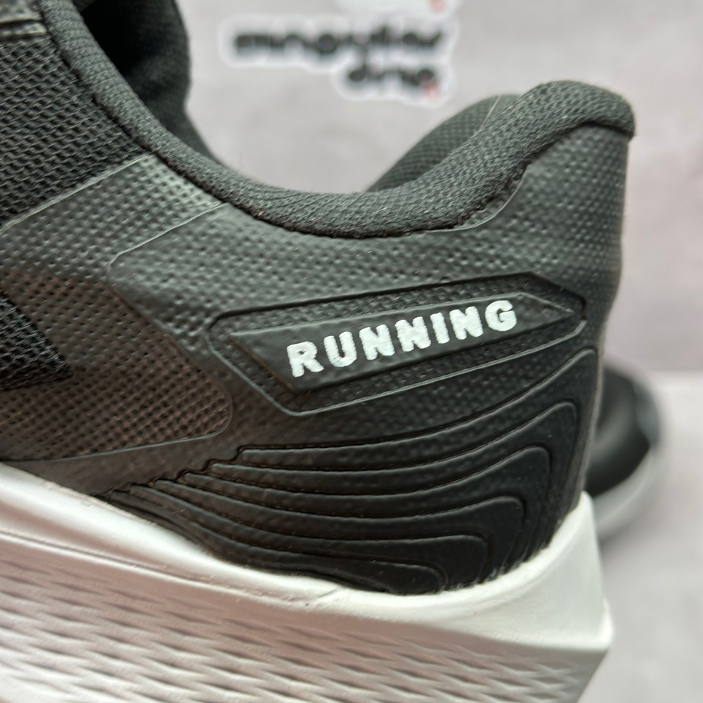 NIKE AIR ZOOM NEGRAS - Image 4