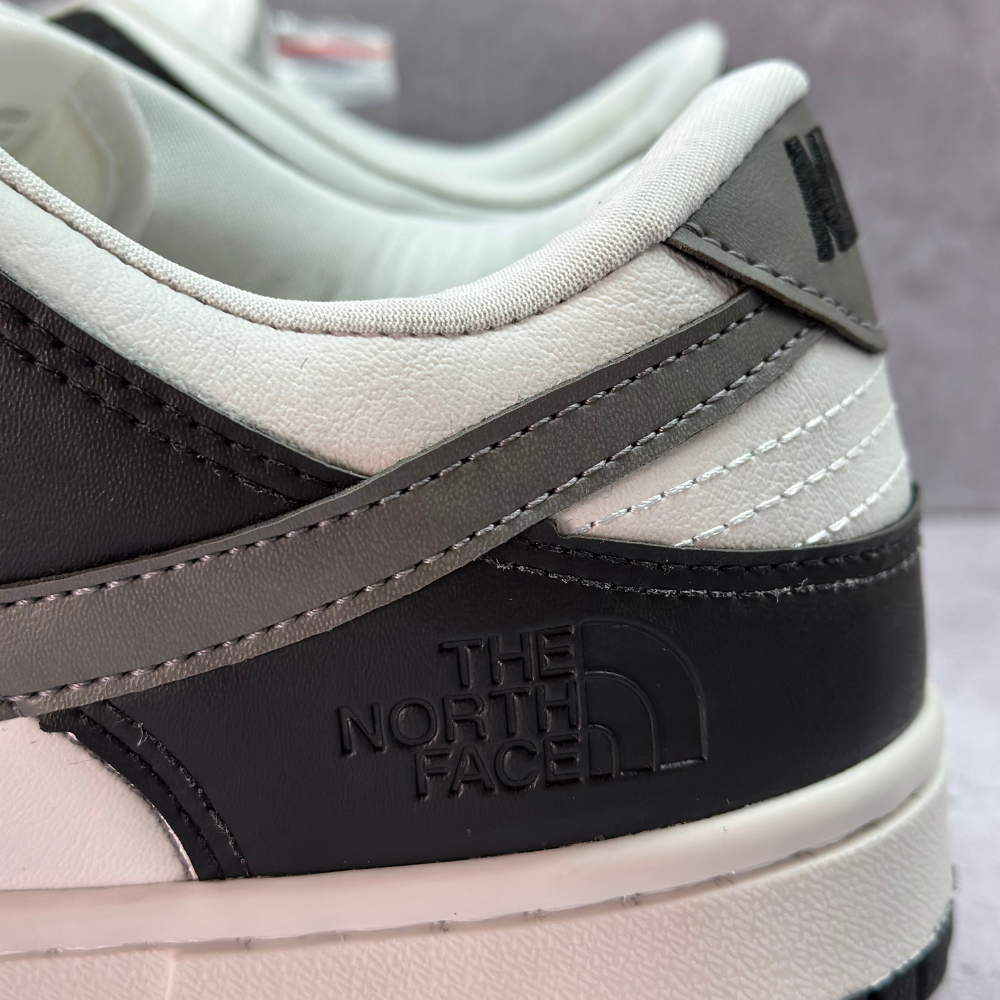 NIKE DUNK LOW GREY "TNF" - Image 7