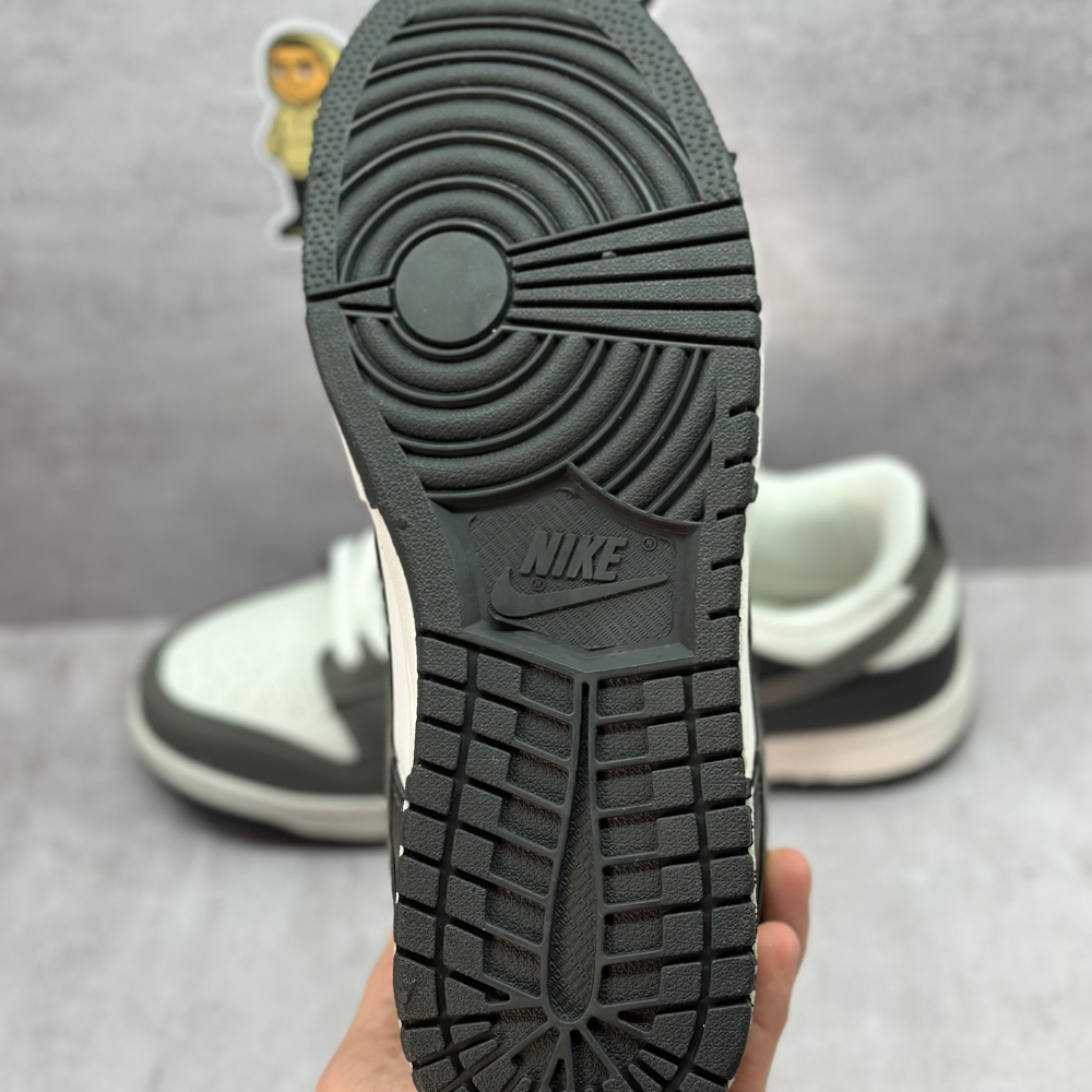 NIKE DUNK LOW GREY "TNF" - Image 4